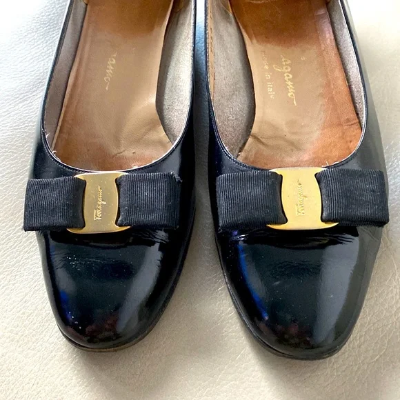 Salvatore Ferragamo Vara size 39.5 - Picture 1 of 7